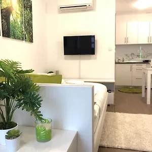  Apartment Luxury Central Studio Under The Castle